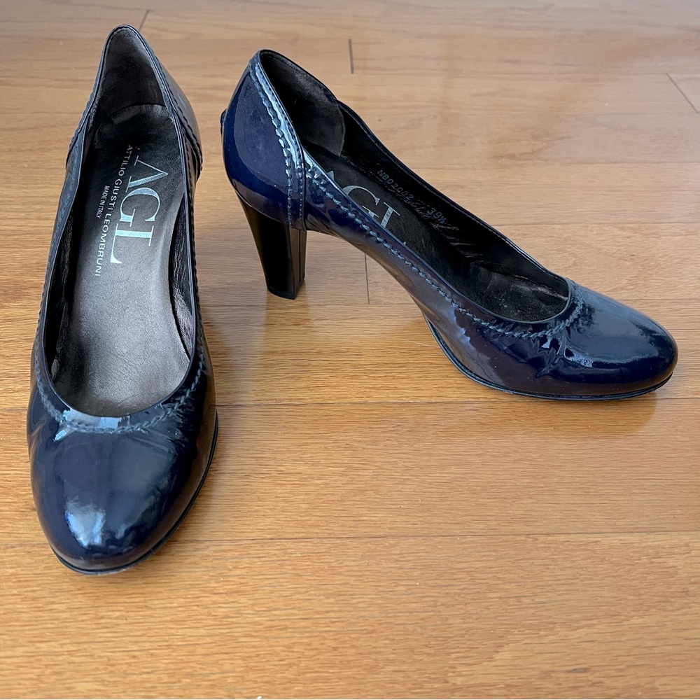 Great AGL Attilio Giusti Leombuni patent navy leather classic high heel sz 39.5